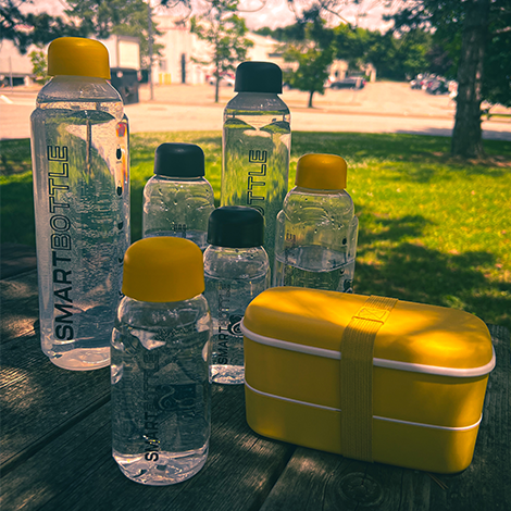 smartbottle on picnic table